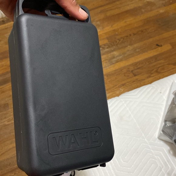 New WAHL clippers with all accessories - Picture 4 of 5
